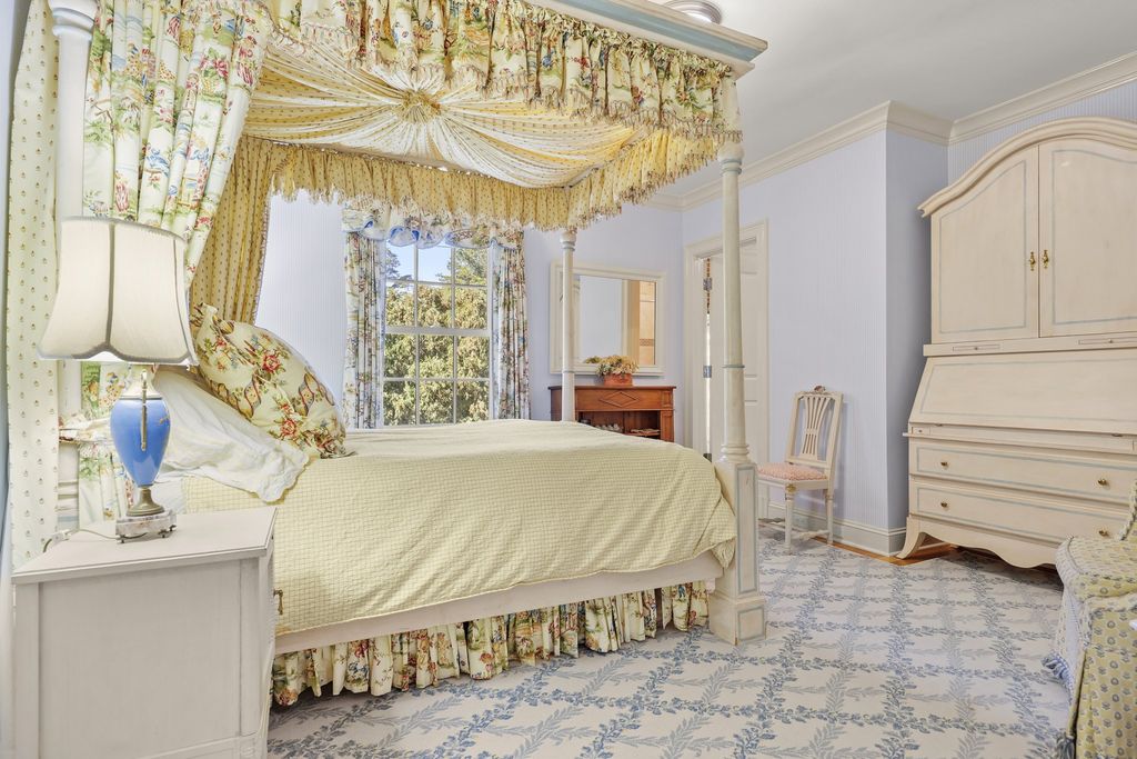Unrivaled Luxury Living in Greenwich Connecticut Exquisite Custom Estate Hits the Market at 4.75 Million 31