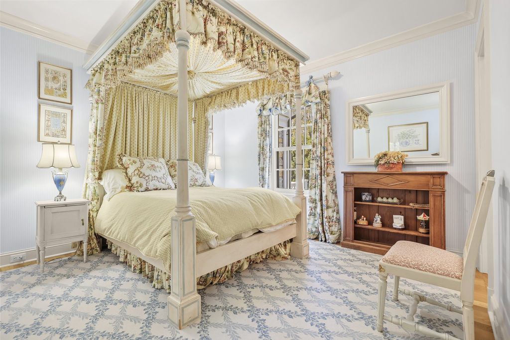 Unrivaled Luxury Living in Greenwich Connecticut Exquisite Custom Estate Hits the Market at 4.75 Million 32