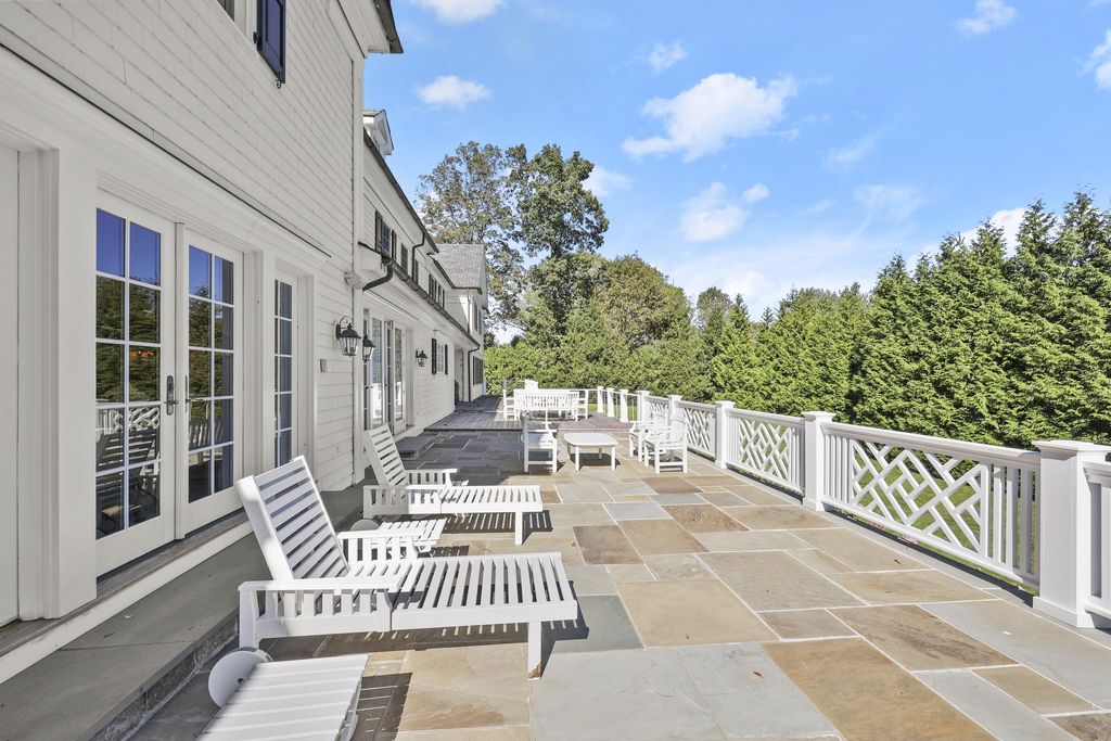 Unrivaled Luxury Living in Greenwich Connecticut Exquisite Custom Estate Hits the Market at 4.75 Million 9