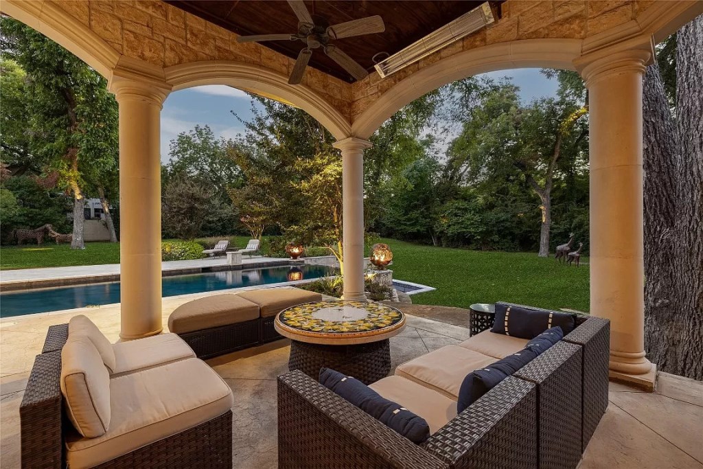 Sculpted Elegance: Unveiling a $5,850,000 5-Bed Home on 2 Acres in Dallas, Texas