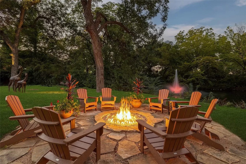 Sculpted Elegance: Unveiling a $5,850,000 5-Bed Home on 2 Acres in Dallas, Texas