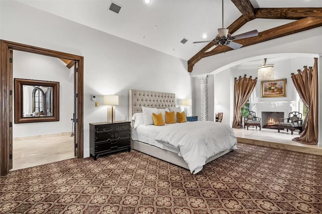 Sculpted Elegance: Unveiling a $5,850,000 5-Bed Home on 2 Acres in Dallas, Texas