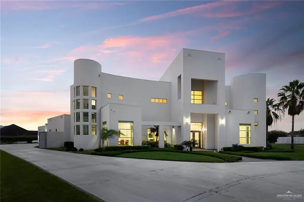 7603 N 2nd Ln McAllen TX 78504 24