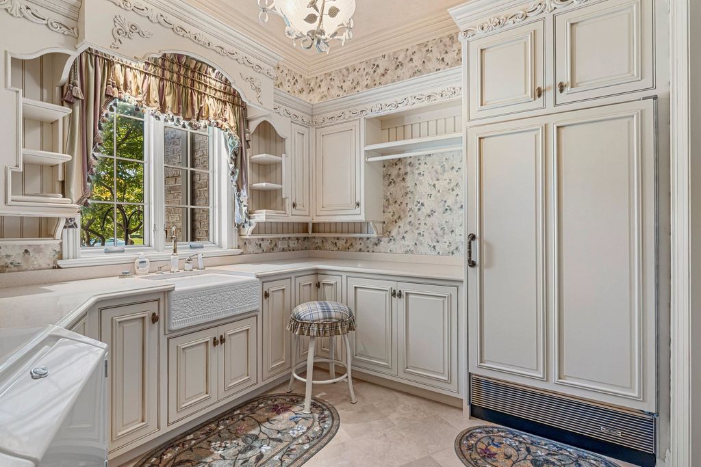 A Majestic All Brick Hillside Ranch Mansion on 3 Lake Largo Lots Priced at 2.999 Million n Wisconsin 27