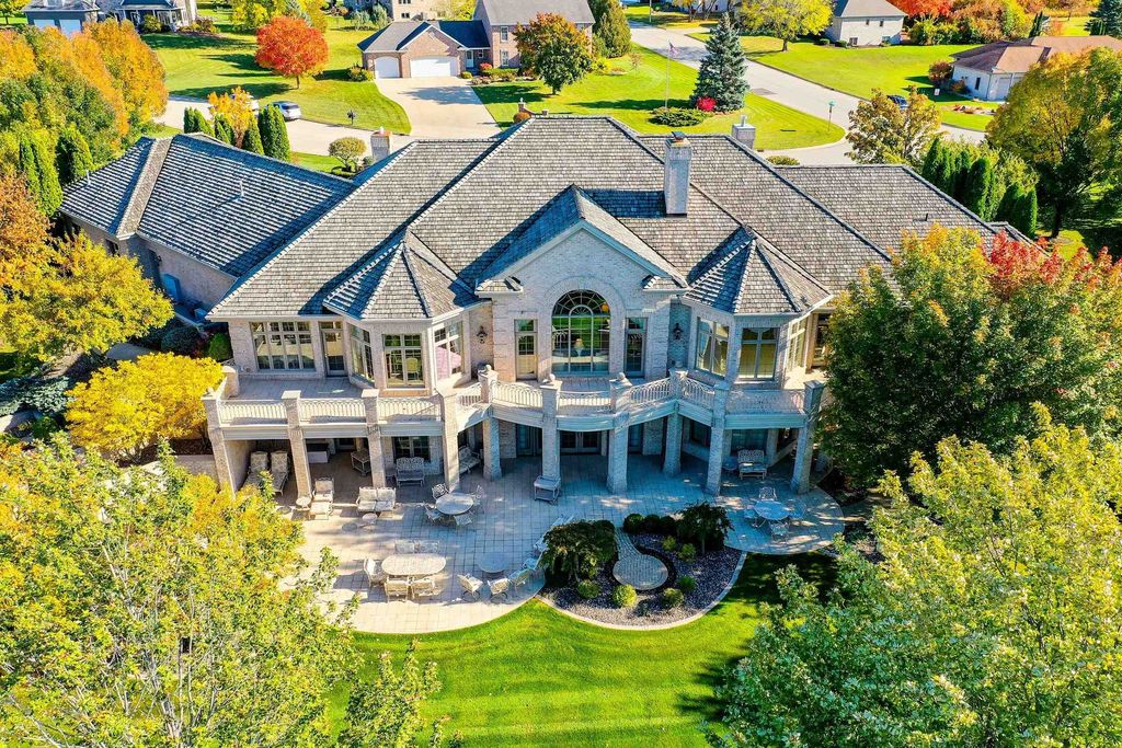 A Majestic All Brick Hillside Ranch Mansion on 3 Lake Largo Lots Priced at 2.999 Million n Wisconsin 3