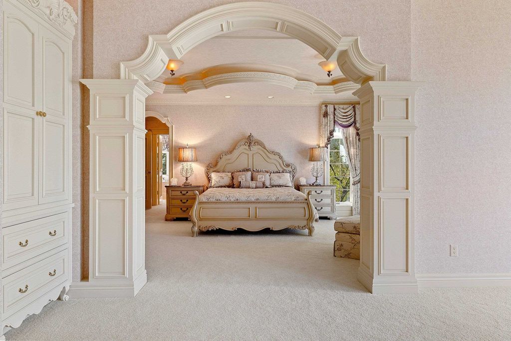 A Majestic All Brick Hillside Ranch Mansion on 3 Lake Largo Lots Priced at 2.999 Million n Wisconsin 30
