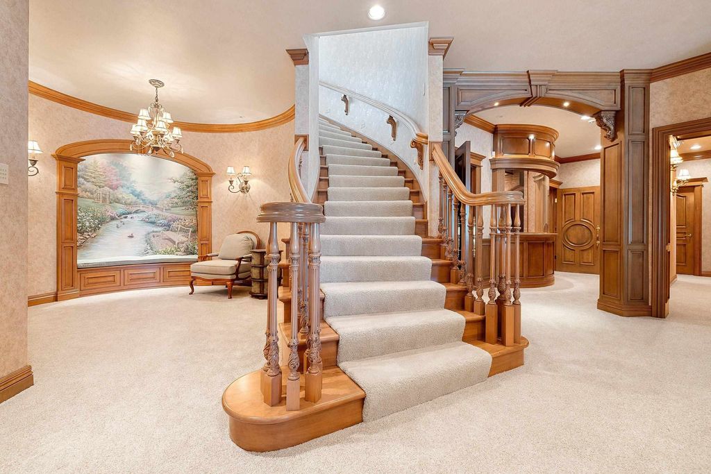 A Majestic All Brick Hillside Ranch Mansion on 3 Lake Largo Lots Priced at 2.999 Million n Wisconsin 40