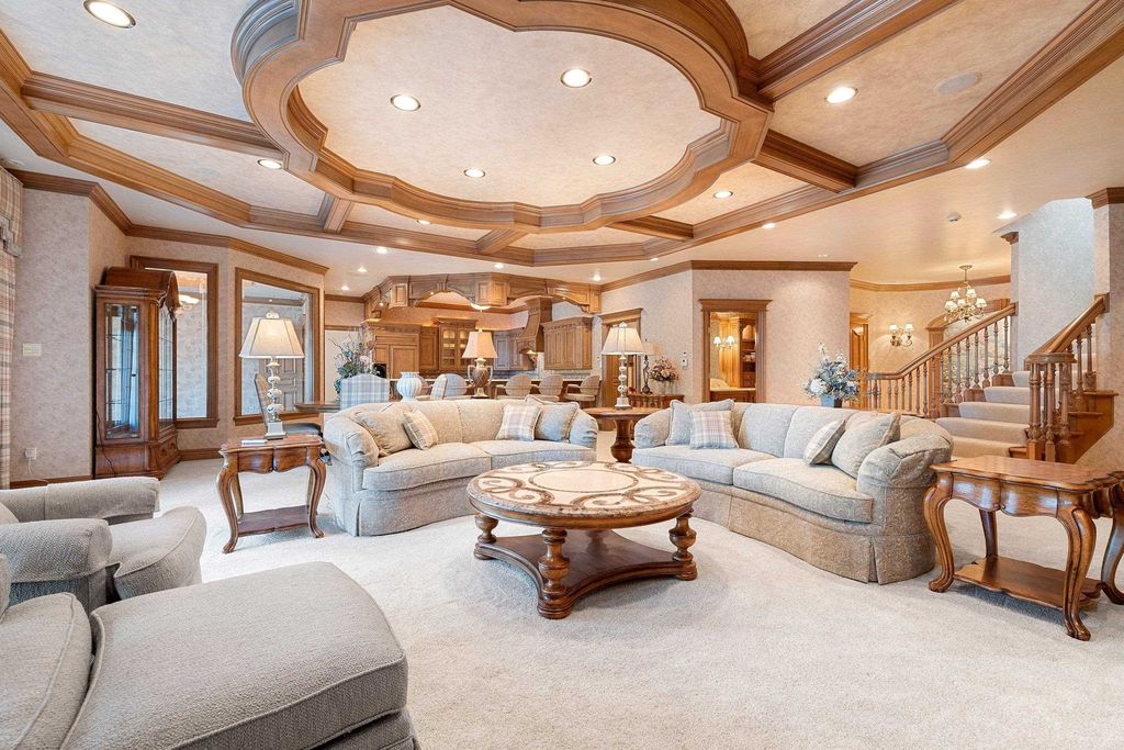 A Majestic All Brick Hillside Ranch Mansion on 3 Lake Largo Lots Priced at 2.999 Million n Wisconsin 44