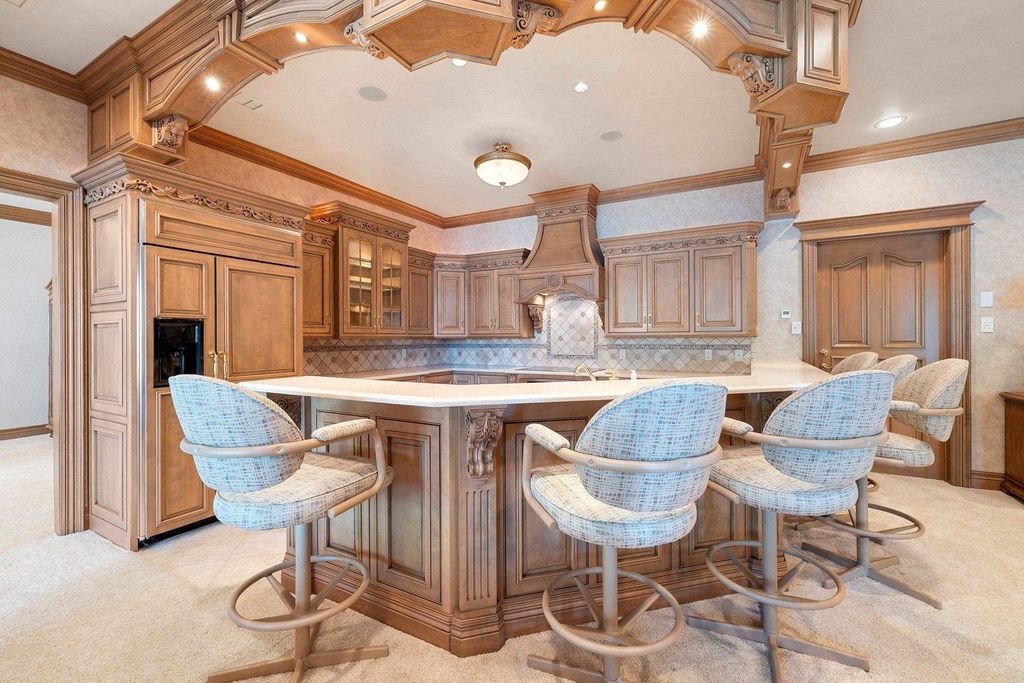 A Majestic All Brick Hillside Ranch Mansion on 3 Lake Largo Lots Priced at 2.999 Million n Wisconsin 46