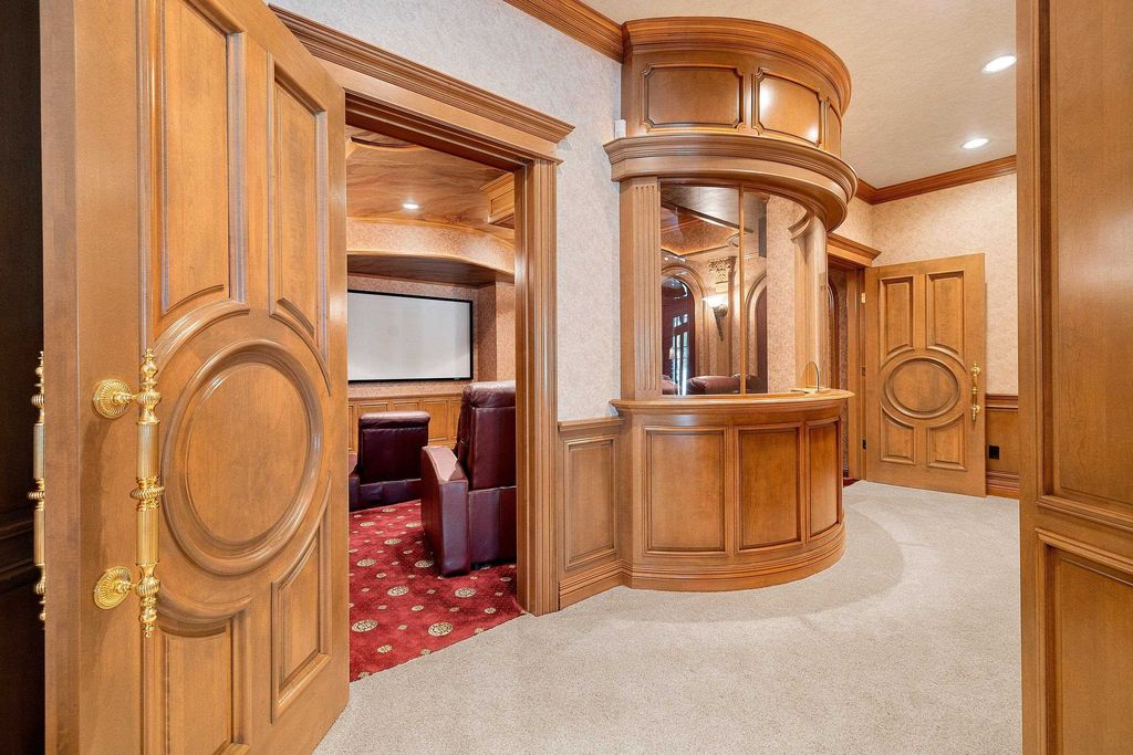 A Majestic All Brick Hillside Ranch Mansion on 3 Lake Largo Lots Priced at 2.999 Million n Wisconsin 49