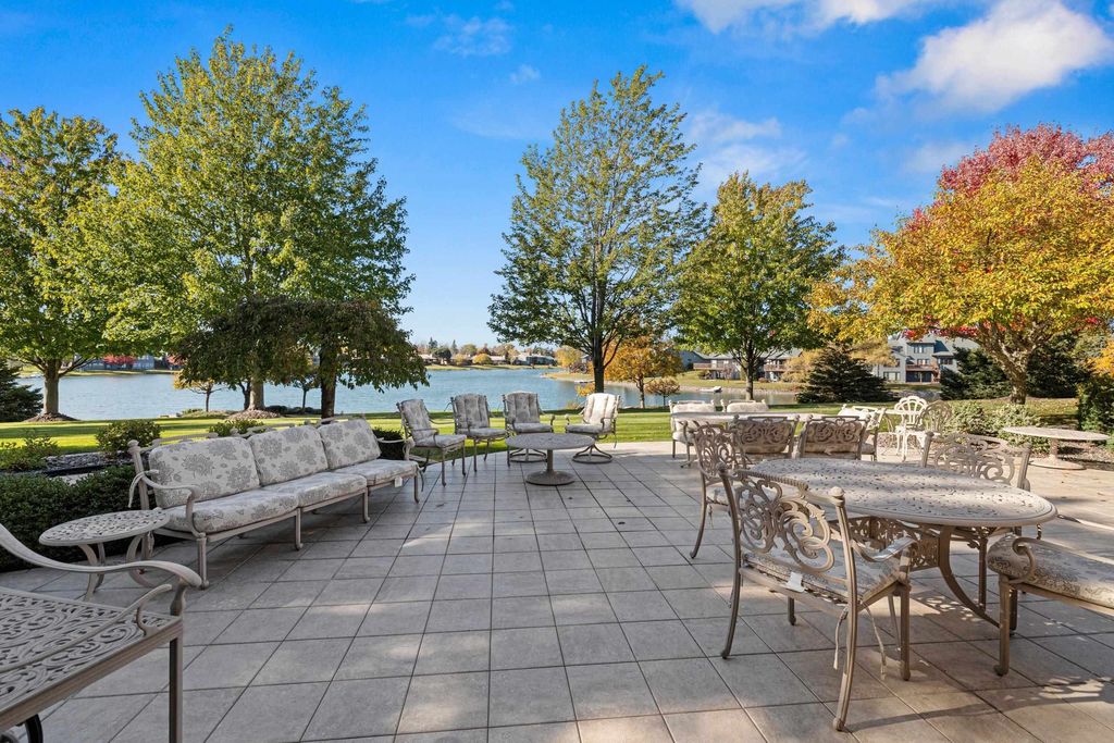 A Majestic All Brick Hillside Ranch Mansion on 3 Lake Largo Lots Priced at 2.999 Million n Wisconsin 61