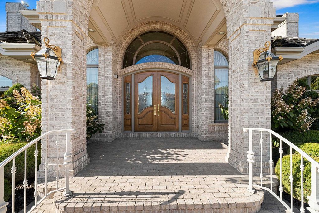 A Majestic All Brick Hillside Ranch Mansion on 3 Lake Largo Lots Priced at 2.999 Million n Wisconsin 7