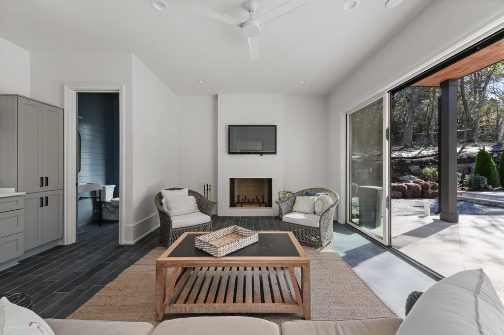 A Modern Treehouse Masterpiece in Nashvilles Hillwood Neighborhood Listed at 4.289 Million 35