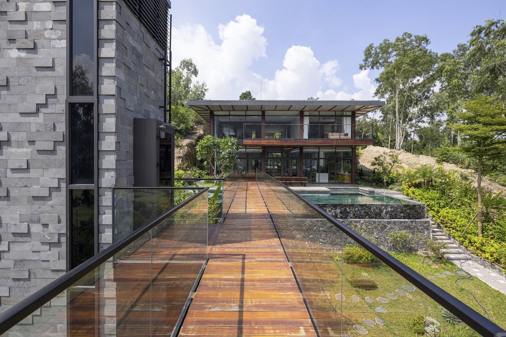 Ajisai Hill House, a Nature-Blended Mountain Home by Idee Architects