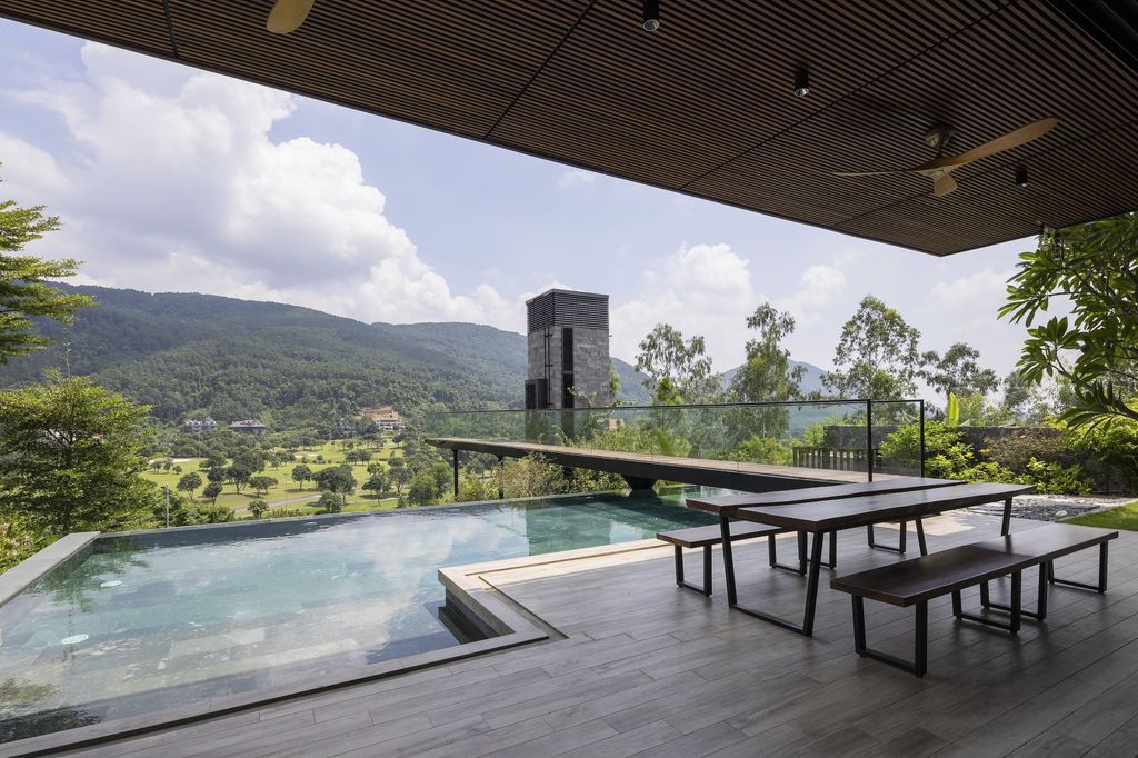 Ajisai Hill House, a Nature-Blended Mountain Home by Idee Architects