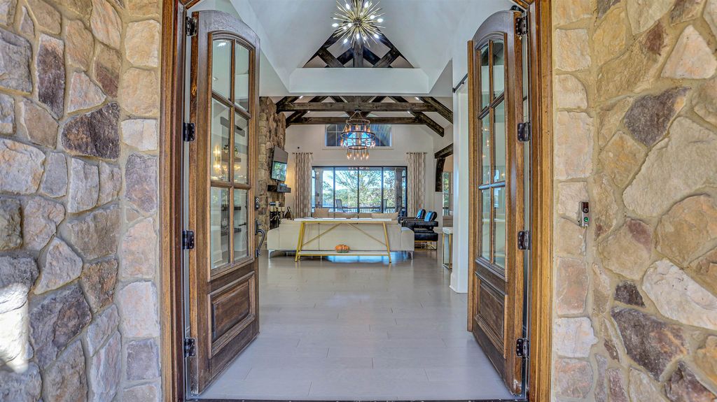 An Extraordinary 5.9 Million Home with Indoor and Outdoor Entertainment in Greensboro Georgia 4