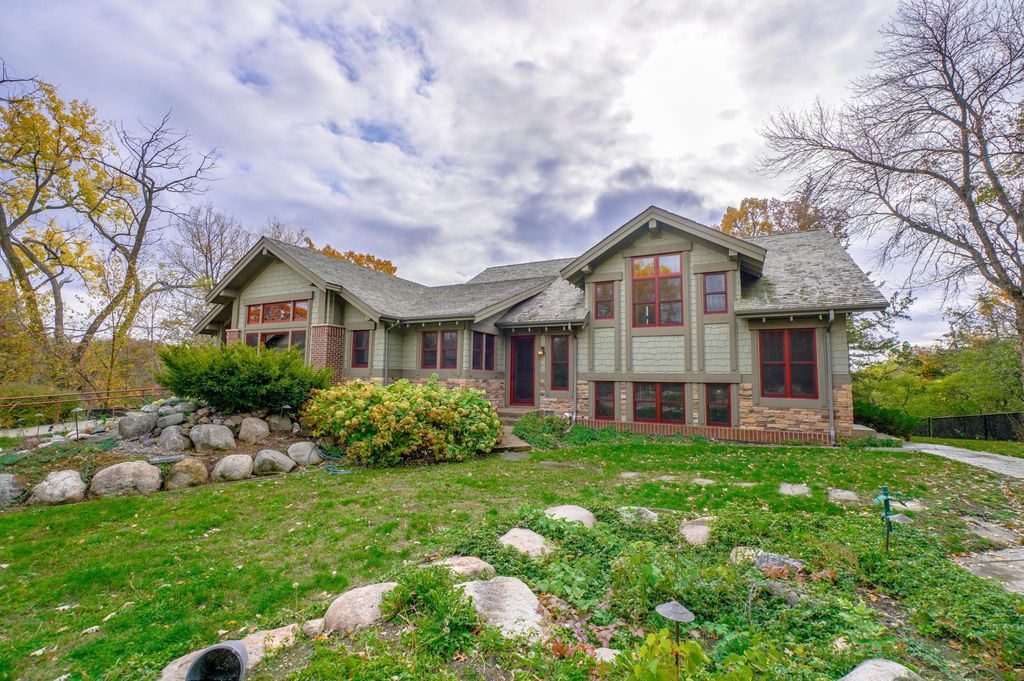 Bruce Lenzen Designed Home with Breathtaking Views Offered at 2.85 Million in Hudson Wisconsin 3