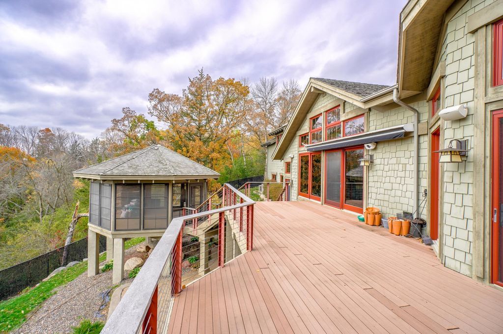 Bruce Lenzen Designed Home with Breathtaking Views Offered at 2.85 Million in Hudson Wisconsin 45