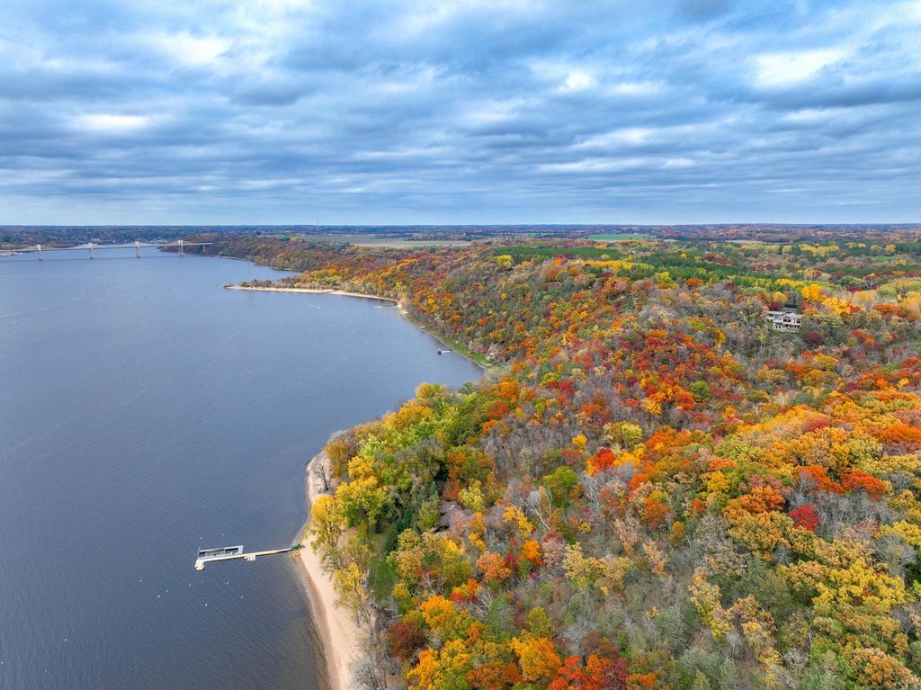 Bruce Lenzen Designed Home with Breathtaking Views Offered at 2.85 Million in Hudson Wisconsin 49