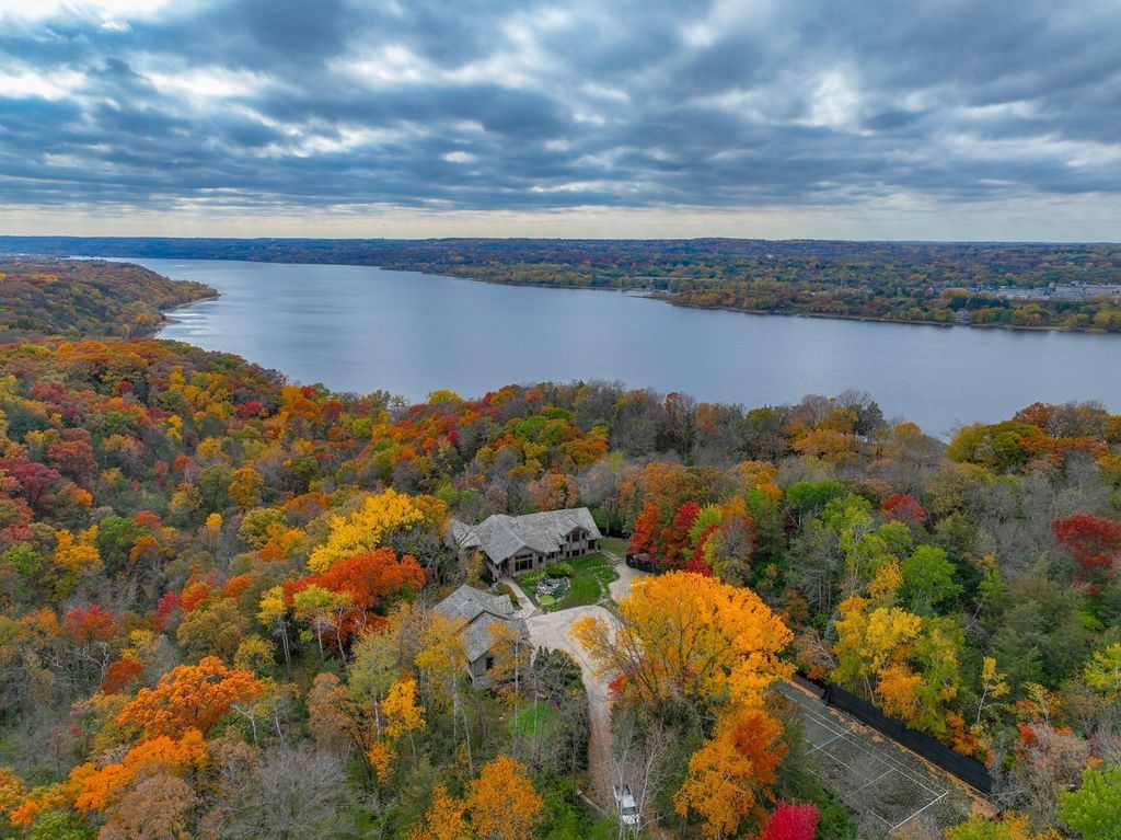 Bruce Lenzen Designed Home with Breathtaking Views Offered at 2.85 Million in Hudson Wisconsin 5