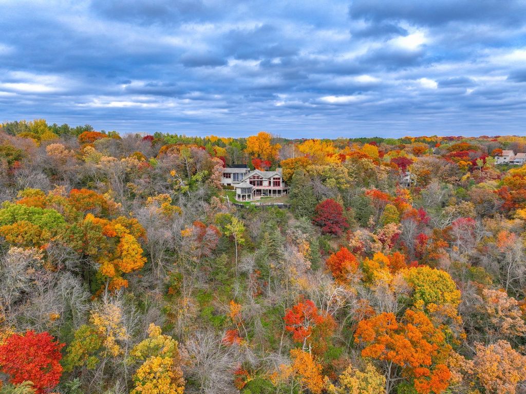 Bruce Lenzen Designed Home with Breathtaking Views Offered at 2.85 Million in Hudson Wisconsin 52