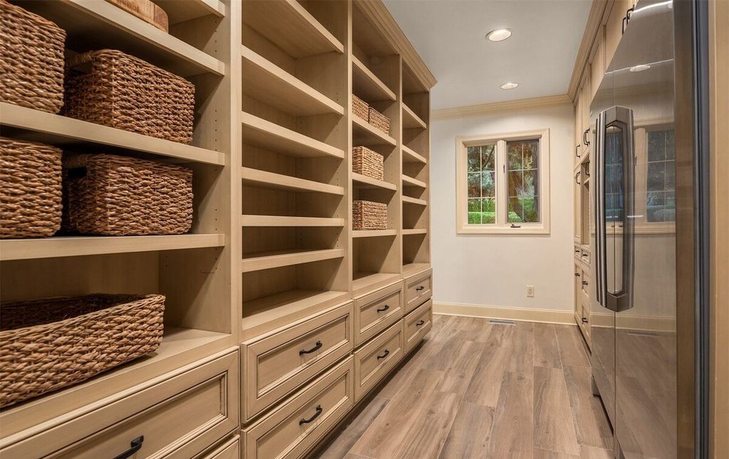 Cantergrove Estates Home in Issaquah Washington Offers Resort Style Living for 4.9 Million 12