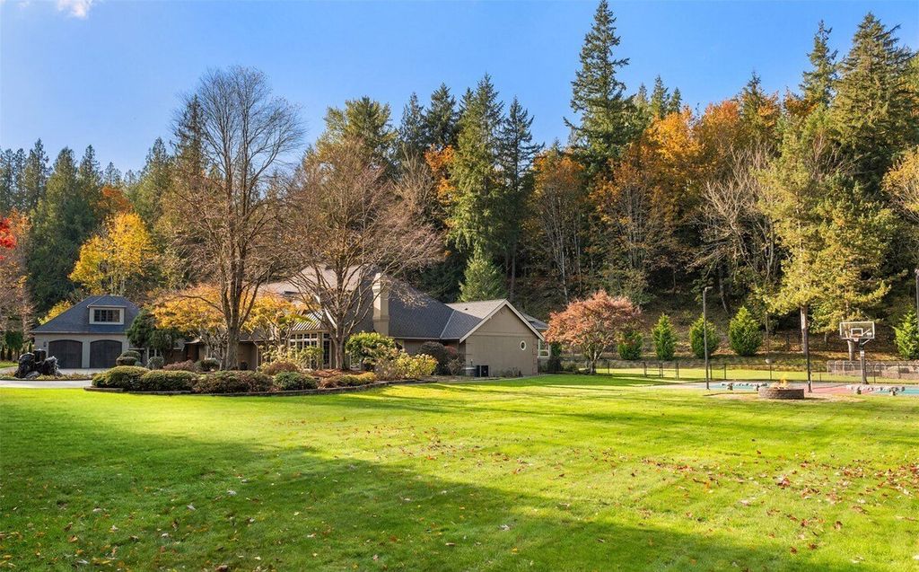Cantergrove Estates Home in Issaquah Washington Offers Resort Style Living for 4.9 Million 36