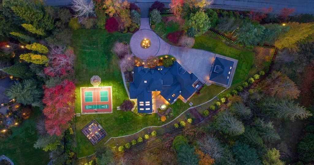 Cantergrove Estates Home in Issaquah Washington Offers Resort Style Living for 4.9 Million 38