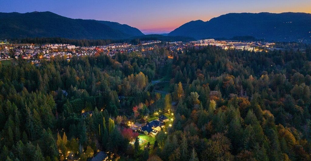 Cantergrove Estates Home in Issaquah Washington Offers Resort Style Living for 4.9 Million 39