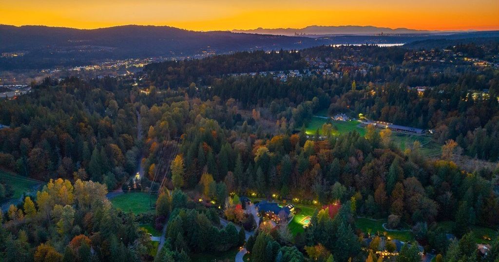 Cantergrove Estates Home in Issaquah Washington Offers Resort Style Living for 4.9 Million 40