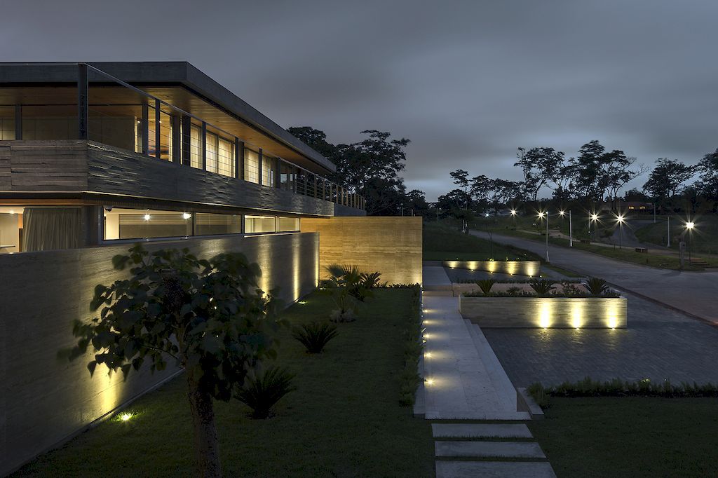 Casa Claros, Stunning House in Bolivia Blends in with Natural by Sommet