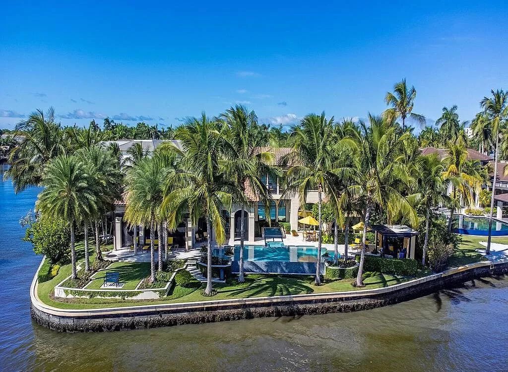 Discover an unparalleled living experience at 960 17th Ave S, Naples, Florida, where luxury meets breathtaking natural beauty. This extraordinary estate spans approximately 1.12 acres, offering 340 feet of waterfrontage with unobstructed bay views.