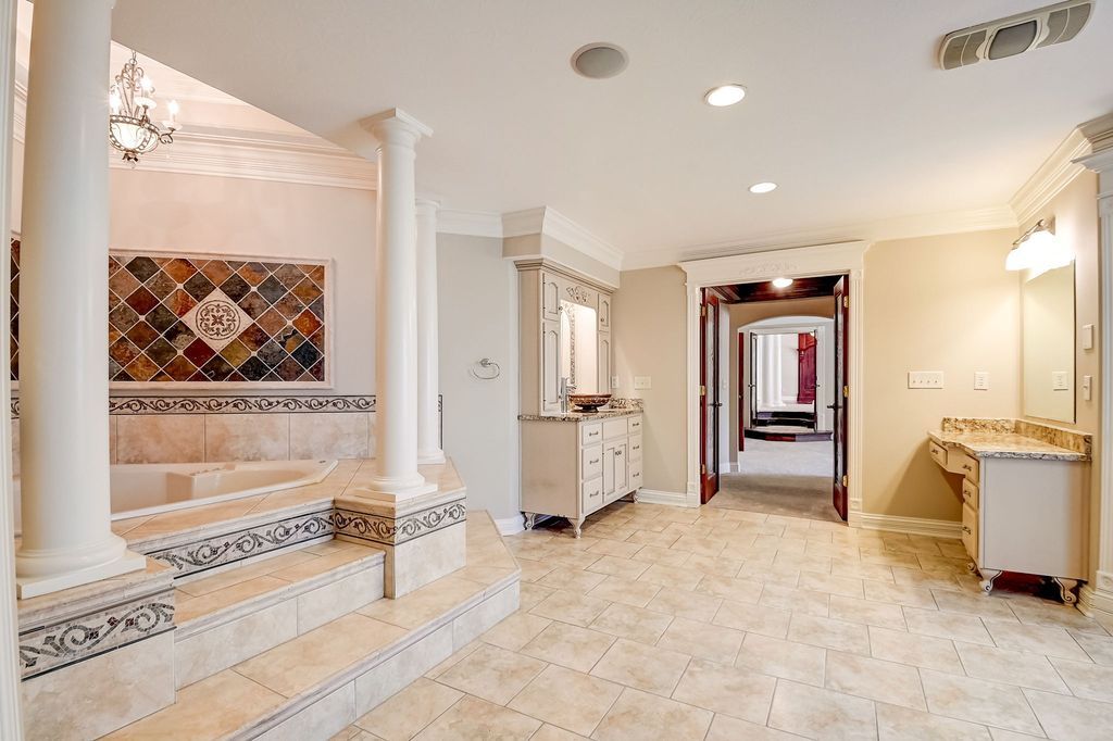 Elegance and Ultimate Comfort A Luxurious Property in Fishers Indiana Priced at 2.249 Million 22 2