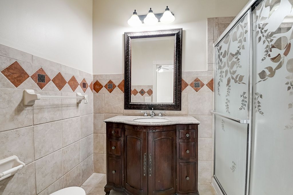 Elegance and Ultimate Comfort A Luxurious Property in Fishers Indiana Priced at 2.249 Million 35 2