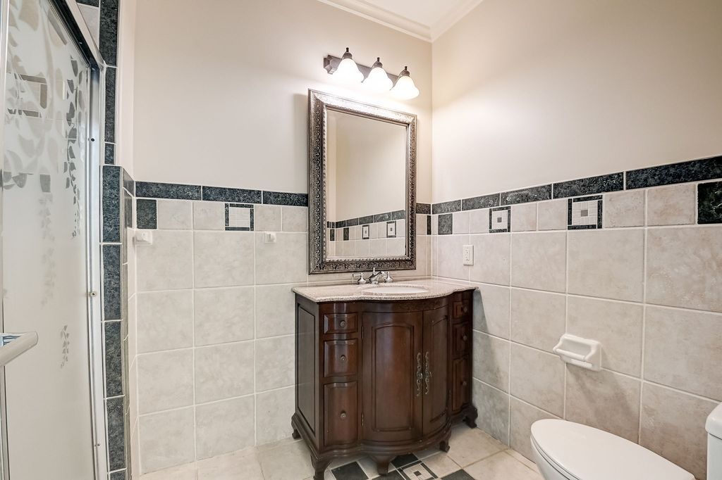 Elegance and Ultimate Comfort A Luxurious Property in Fishers Indiana Priced at 2.249 Million 37 2