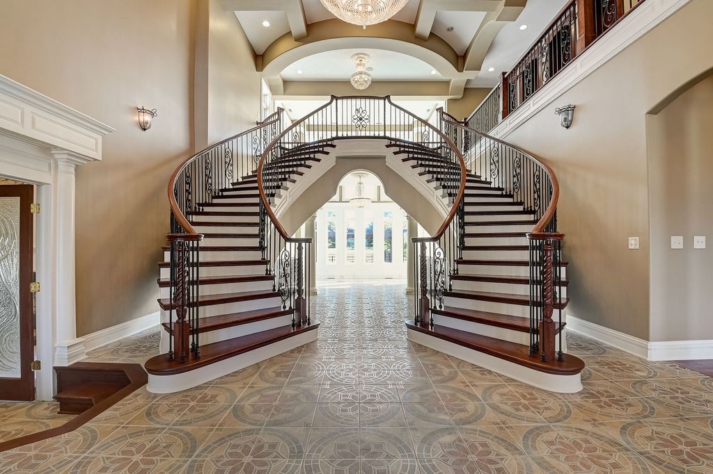 Elegance and Ultimate Comfort A Luxurious Property in Fishers Indiana Priced at 2.249 Million 5 1