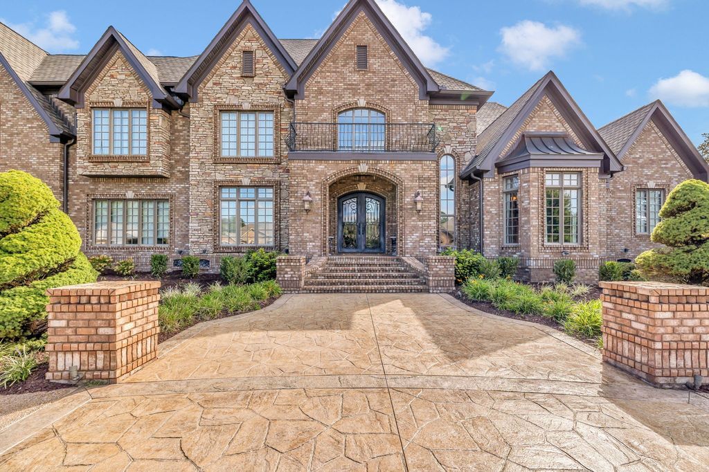 Executive Home for Sale in Mount Juliet Tennessee at 2.899 Million 2 1