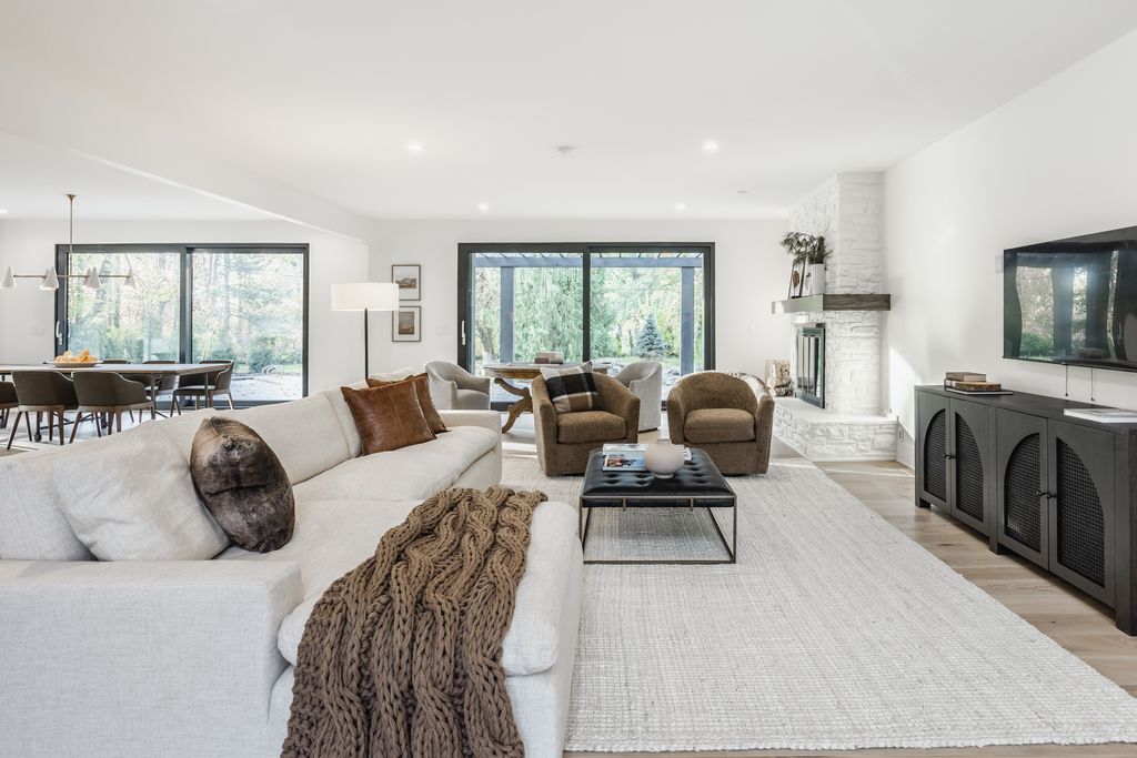 Exquisite Transitional Modern Sanctuary in Carmel Indiana Listed at 2.795 Million 5