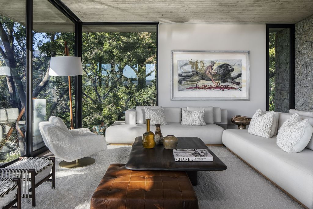 Glen Villa in Cape Town Showcases ARRCC's Exquisite Interior Design