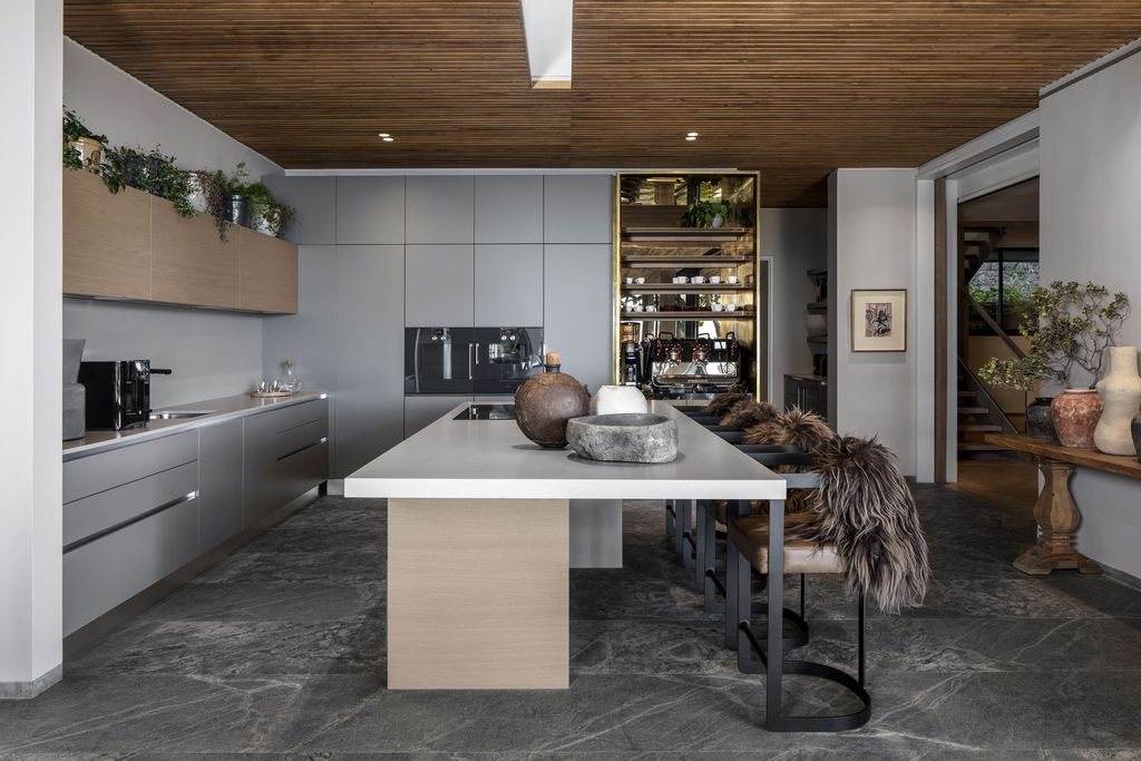 Glen Villa in Cape Town Showcases ARRCC's Exquisite Interior Design