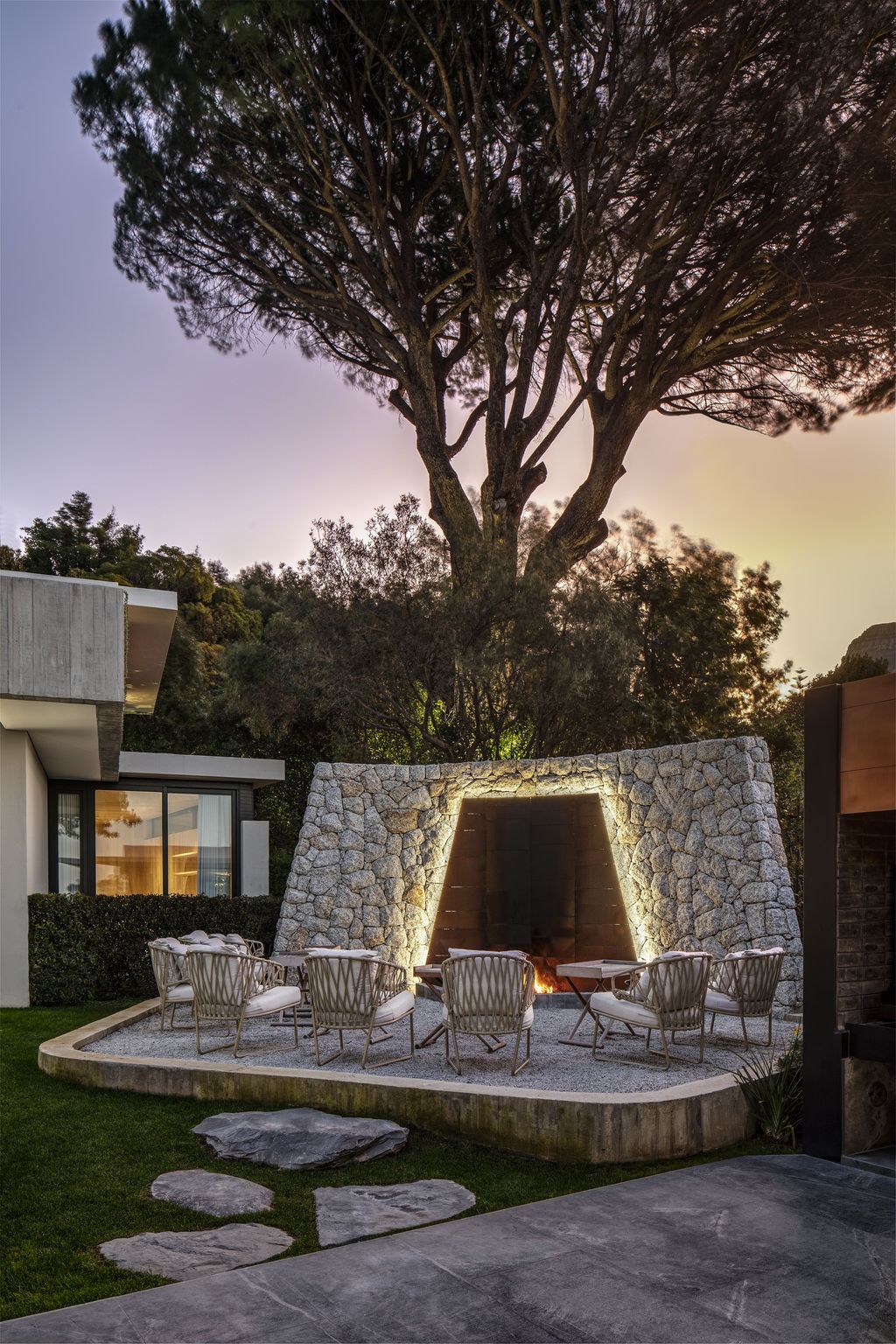 Glen Villa in Cape Town Showcases ARRCC's Exquisite Interior Design