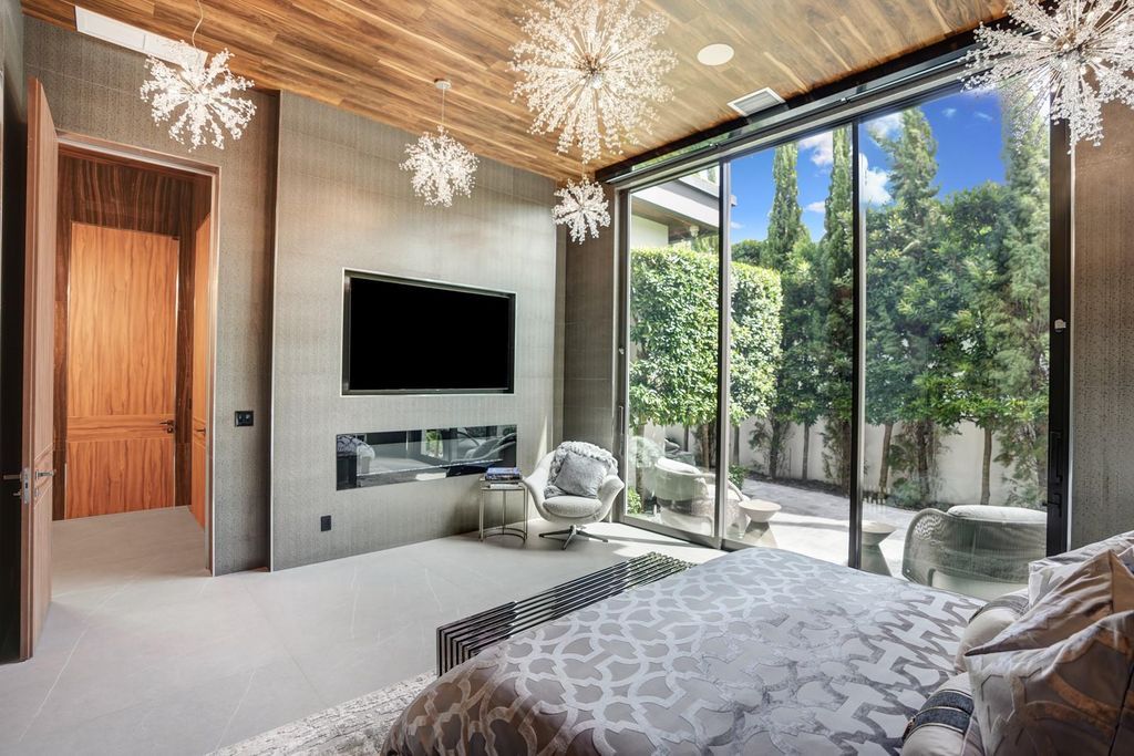 Welcome to 671 Middle River Dr, Fort Lauderdale – a 2020 Prestige-built masterpiece in a gated waterfront community. This 9,138sqft smart home boasts 5 beds, 9 baths, and designer finishes throughout.