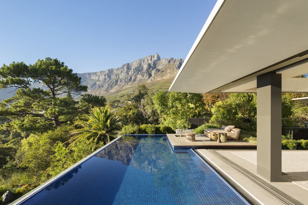 Kloof 119A, A Captivating SAOTA Masterpiece with Breathtaking Views