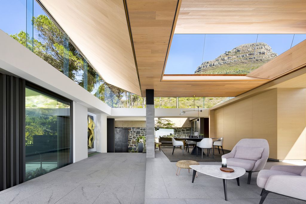 Kloof 119A, A Captivating SAOTA Masterpiece with Breathtaking Views