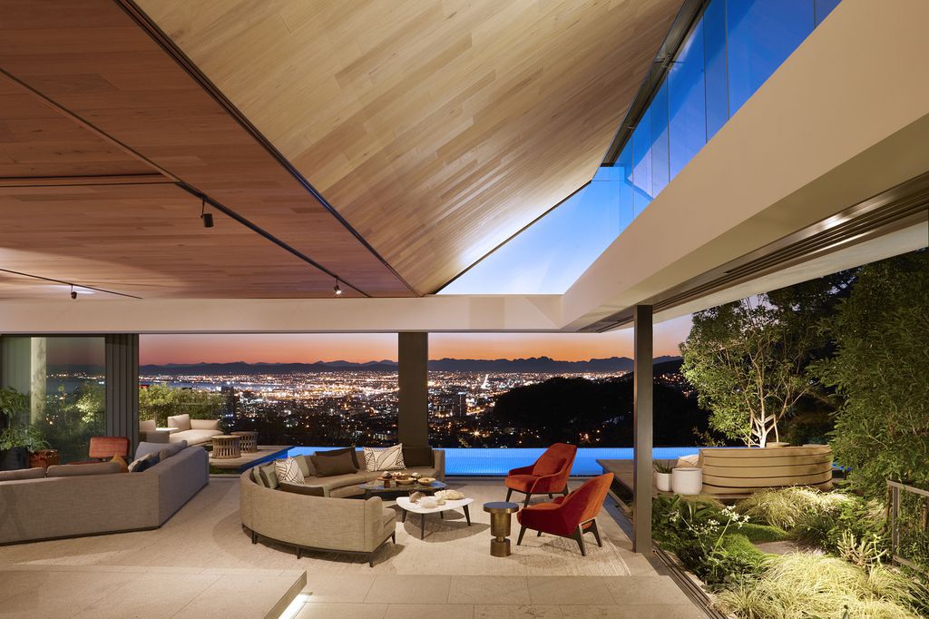Kloof 119A, A Captivating SAOTA Masterpiece with Breathtaking Views
