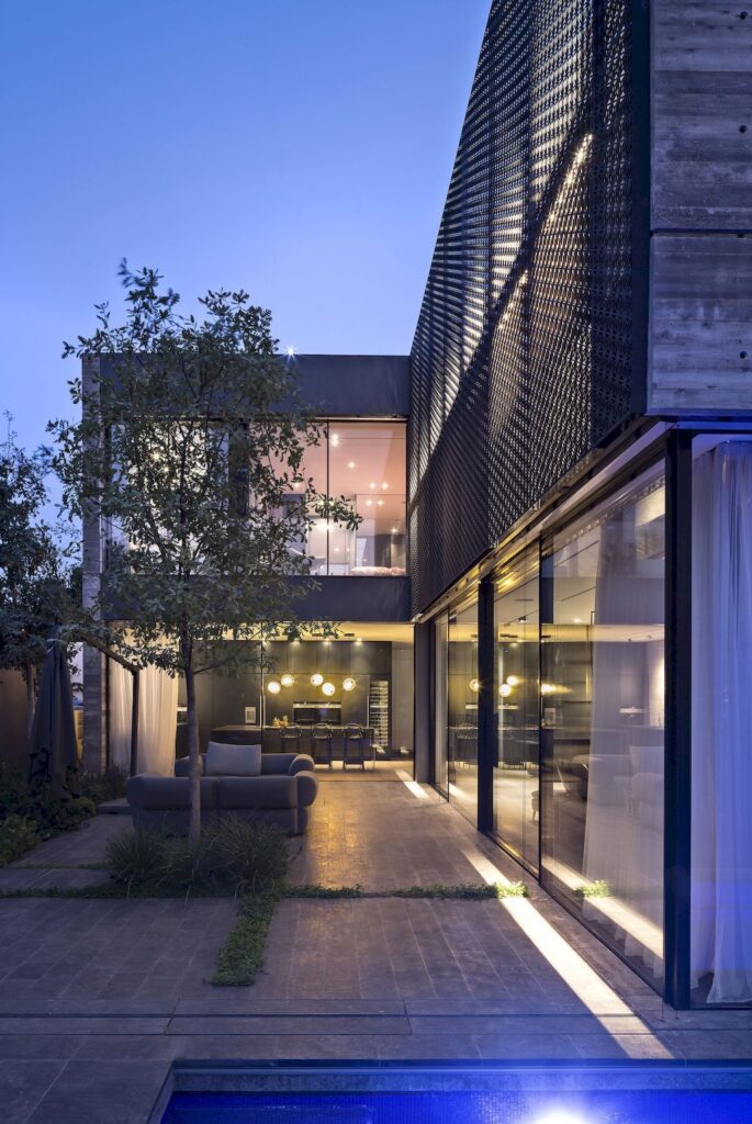 Layers House an Intimate Architectural Marvel by Havkin Architects 5