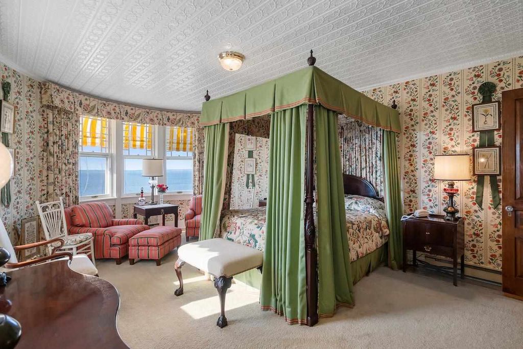 Magnificent Home with Breathtaking Lake Huron Views Listed at 4.75 Million in Michigan 13