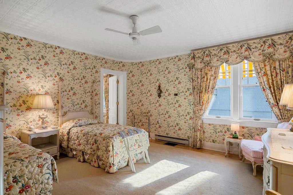 Magnificent Home with Breathtaking Lake Huron Views Listed at 4.75 Million in Michigan 16