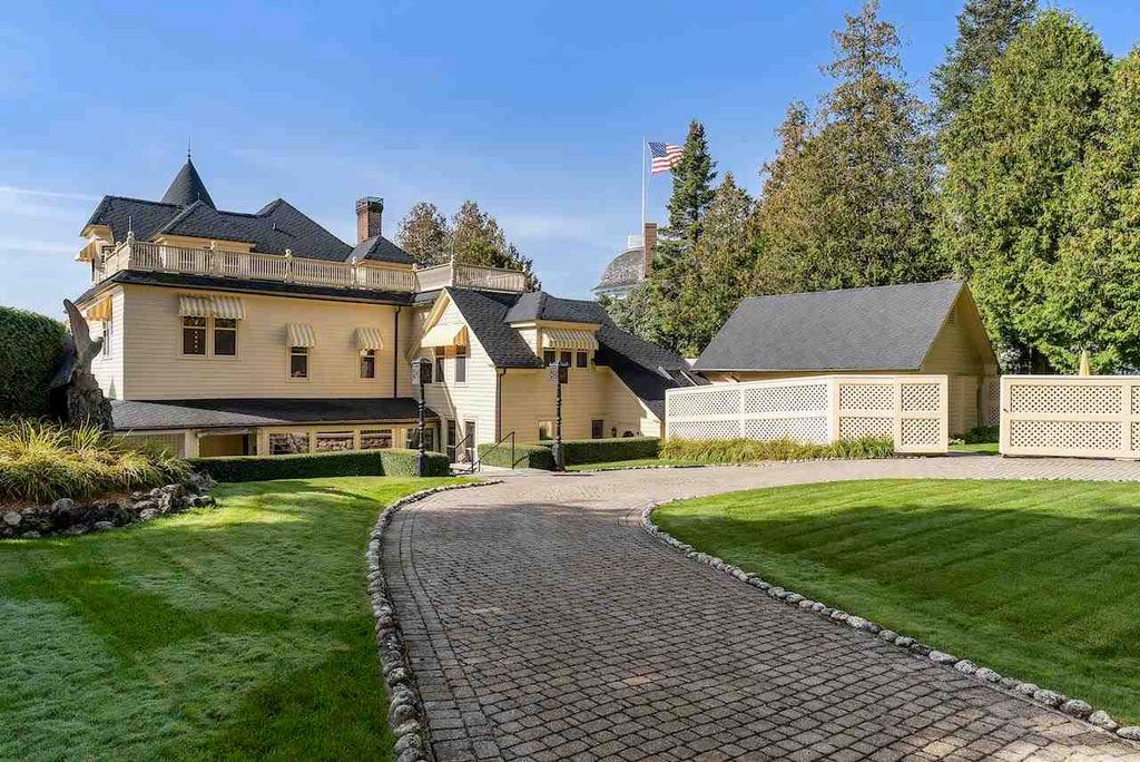 Magnificent Home with Breathtaking Lake Huron Views Listed at 4.75 Million in Michigan 29