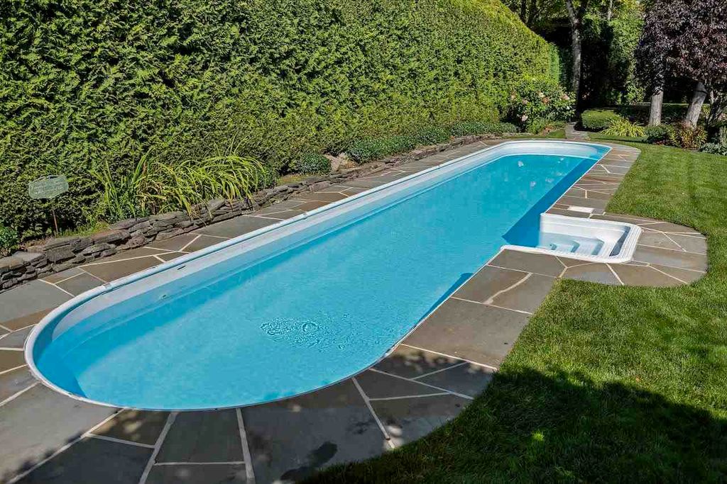 Magnificent Home with Breathtaking Lake Huron Views Listed at 4.75 Million in Michigan 35
